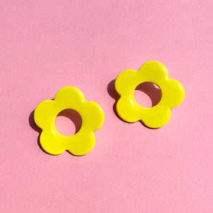 Daisy Peekaboo Studs