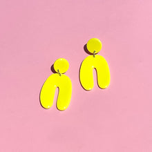 Load image into Gallery viewer, Girlie Arch Earrings
